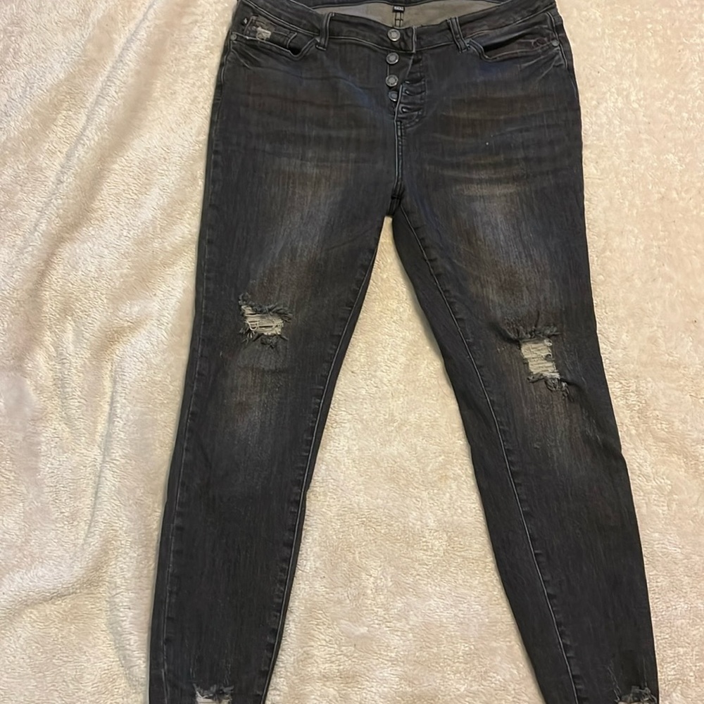 JUDY BLUE HIGH WAISTED BLACK DESTROY BUTTON FLY SKINNY JEAN